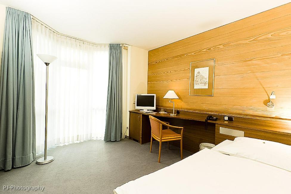 Hotel Alexander Koeln Frechen Room photo